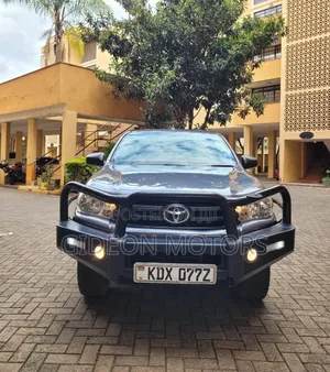 Toyota Hilux 2021 Gray