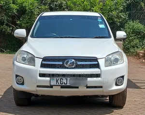 Toyota RAV4 2010 White