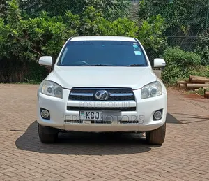 Toyota RAV4 2010 White
