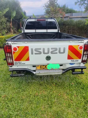Isuzu D-MAX 2014 White