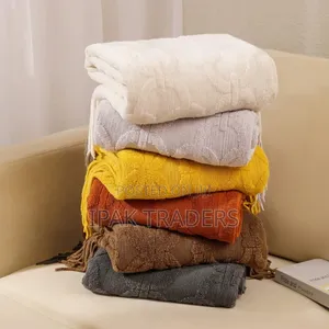 *Nordic Style Sofa Throw Blanket With Tassels*