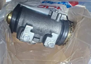 Isuzu FTS / FSR Rear Wheel Cylinders (44)