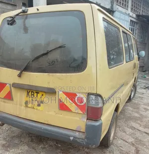 Nissan Vanette 2006 Yellow