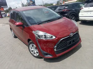 Toyota Sienta 2020 Red