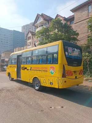 Isuzu NQR 2014 Yellow