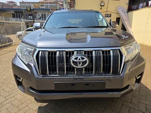 Toyota Land Cruiser Prado 2018 Gray