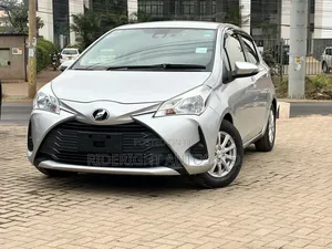 Toyota Vitz 2019 Silver
