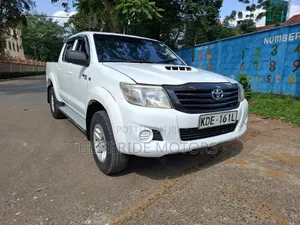 Toyota Hilux 2014 White