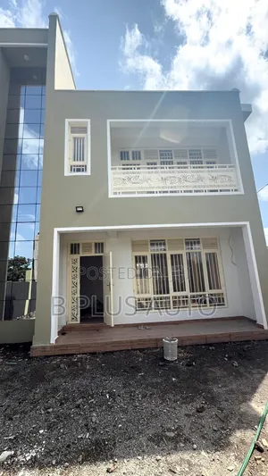 4bdrm Maisonette in Radiance, Menengai for sale