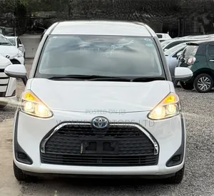 Toyota Sienta 2019 White