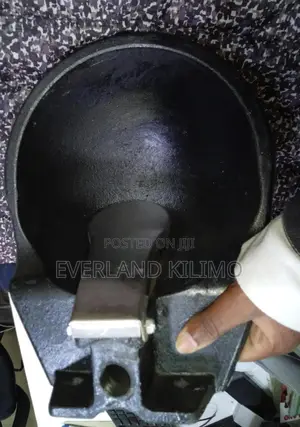 Black Cast Iron Cattlr Drinker For Cattles