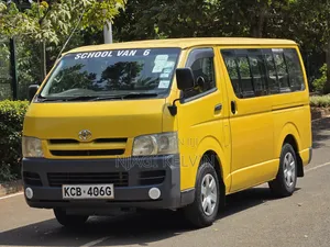 Toyota HiAce 2007 Yellow