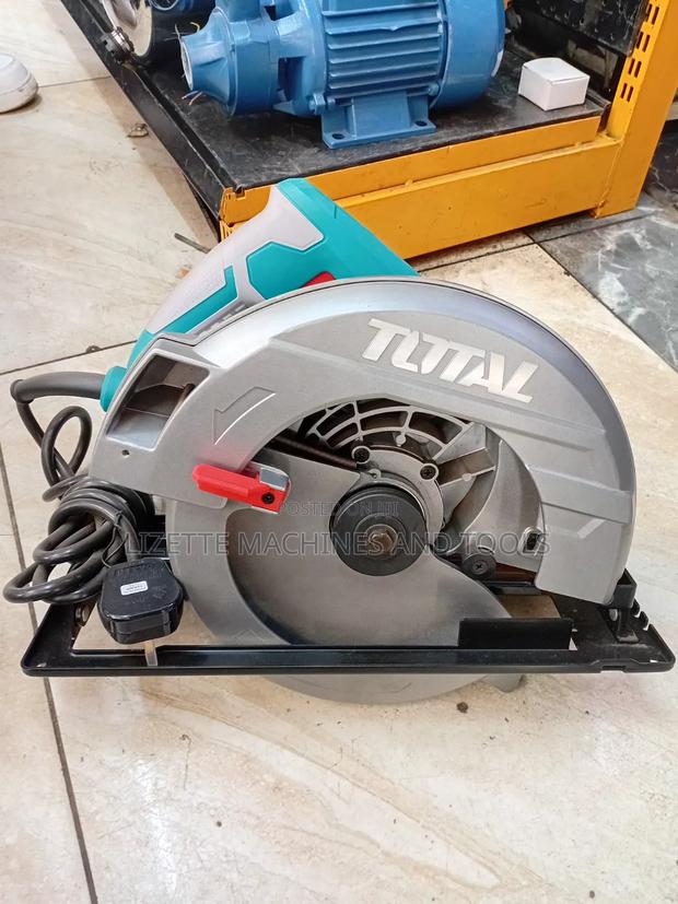 Total 2200w Circular Saw - main view