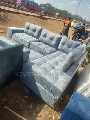 Elegant 6‐Seater Grey Tufted L‐Shaped Sofa