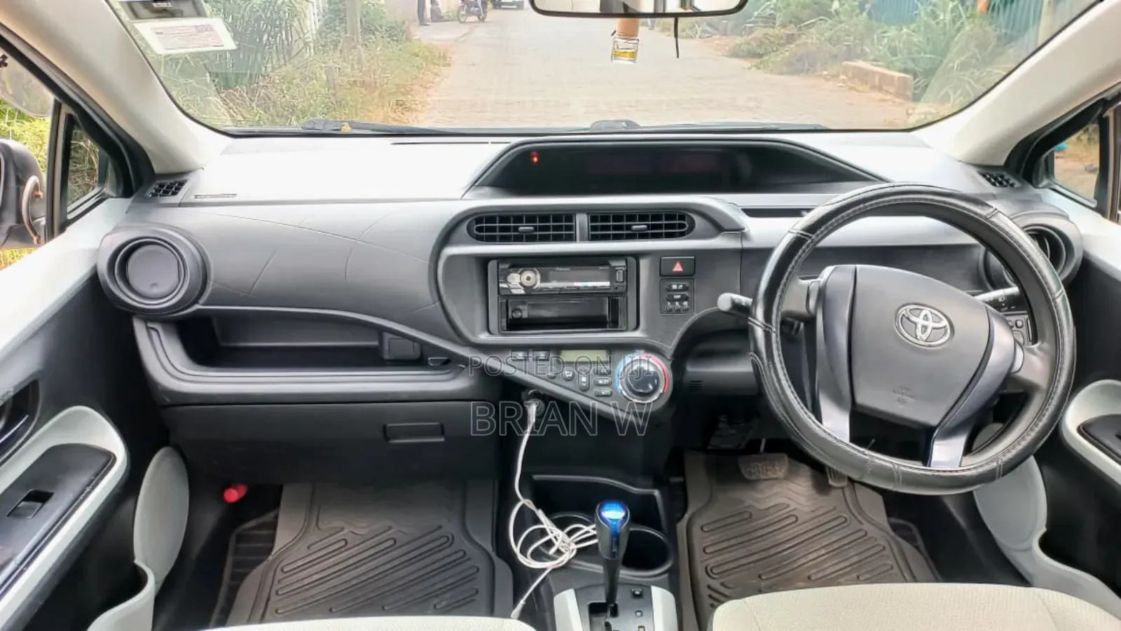 Toyota Aqua 2014 Silver