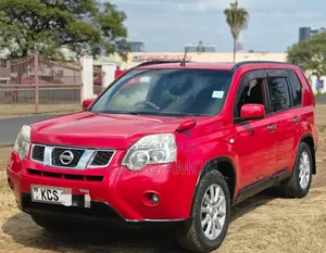 Nissan X-Trail 2011 Red