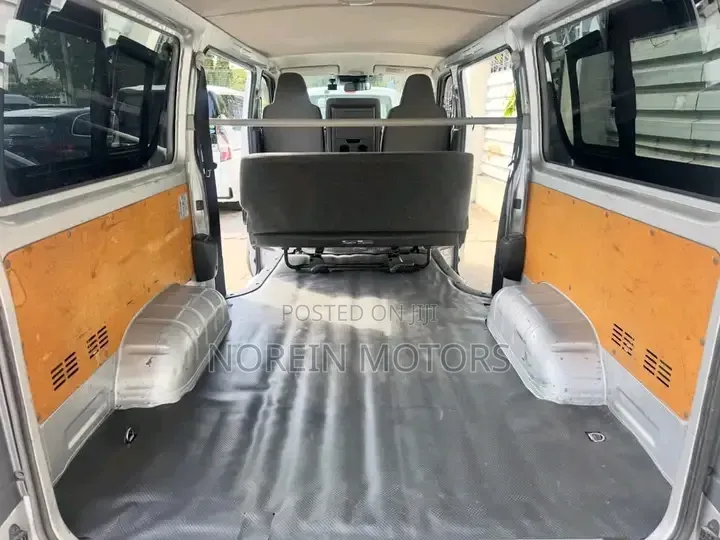 Toyota HiAce 2019 Silver