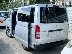Toyota HiAce 2019 Silver