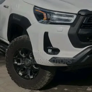 Toyota Hilux 2020 White
