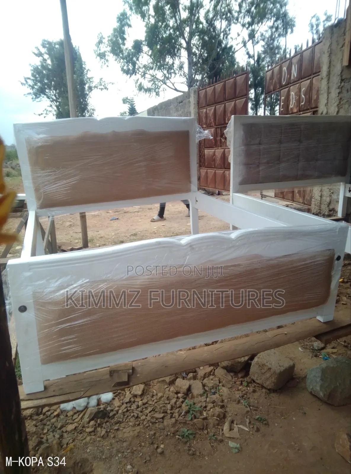 5x6 Gray Mocket Bed