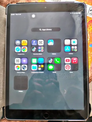 Apple iPad 10.2 (2021) 64 GB Gray