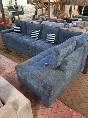 Spacious 6‐Seater Dark Grey L‐Shaped Sofa – Modern Comfort
