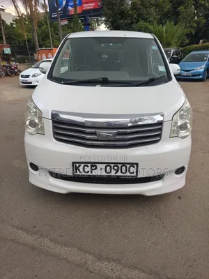 Toyota Noah 2010 White