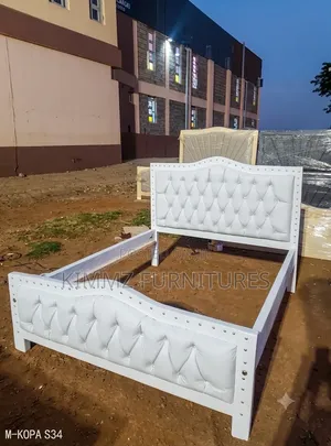5x6 White Mountain Mocket Bed With Cockers