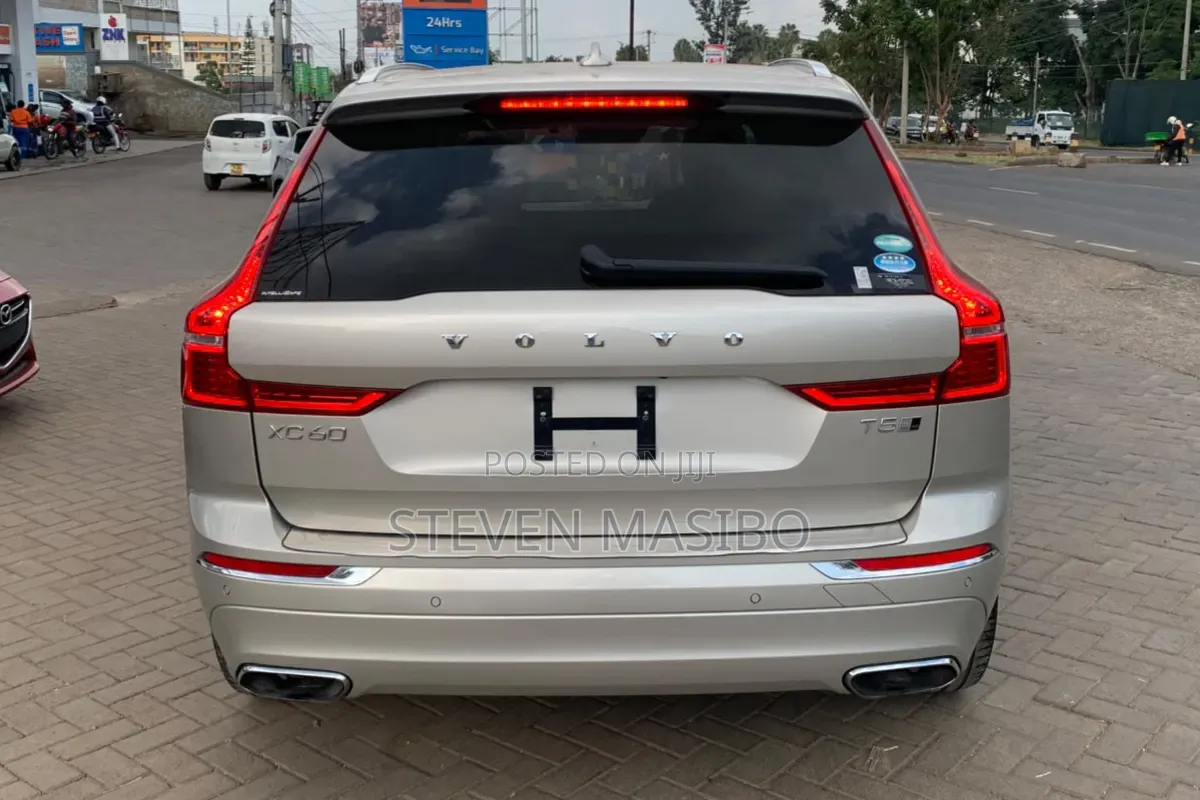 Volvo XC60 2019 Silver