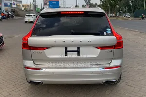 Volvo XC60 2019 Silver