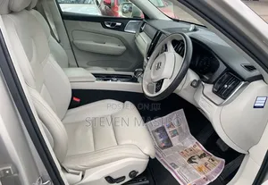 Volvo XC60 2019 Silver