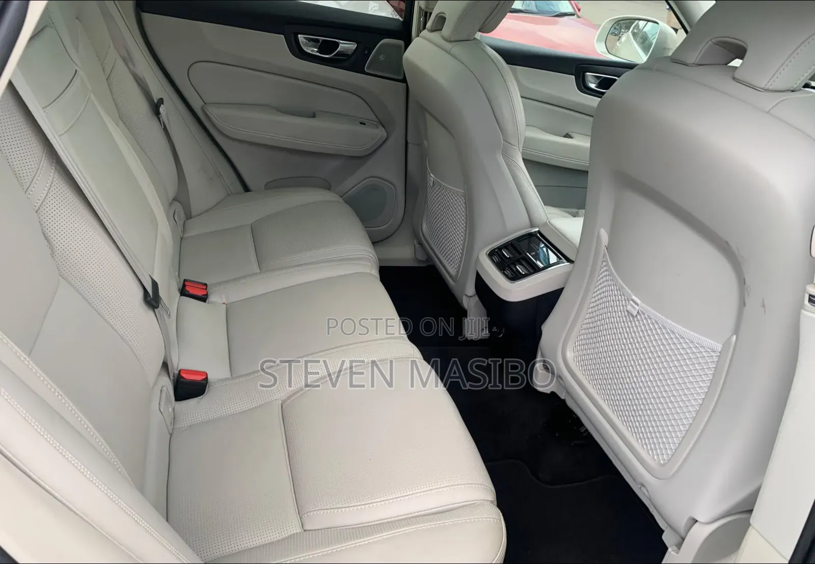 Volvo XC60 2019 Silver