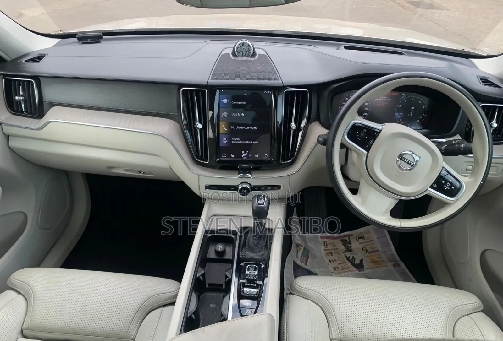 Volvo XC60 2019 Silver
