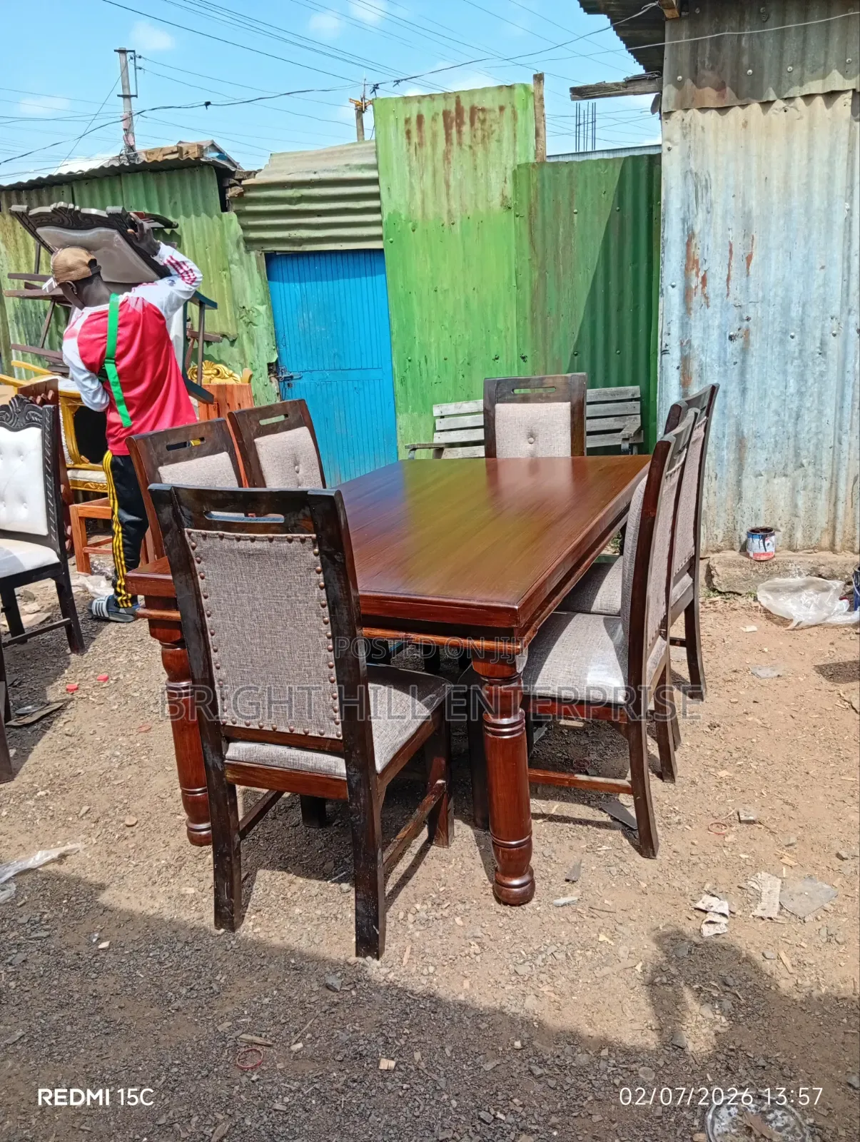 Comfy 6 Seater Dining Tables