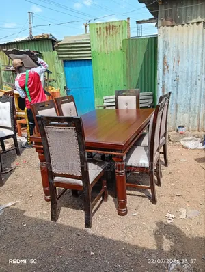 Comfy 6 Seater Dining Tables