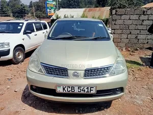 Nissan Tiida 2008 Gold