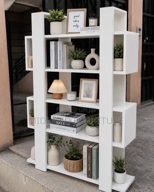 Bookshelf / Display Shelf