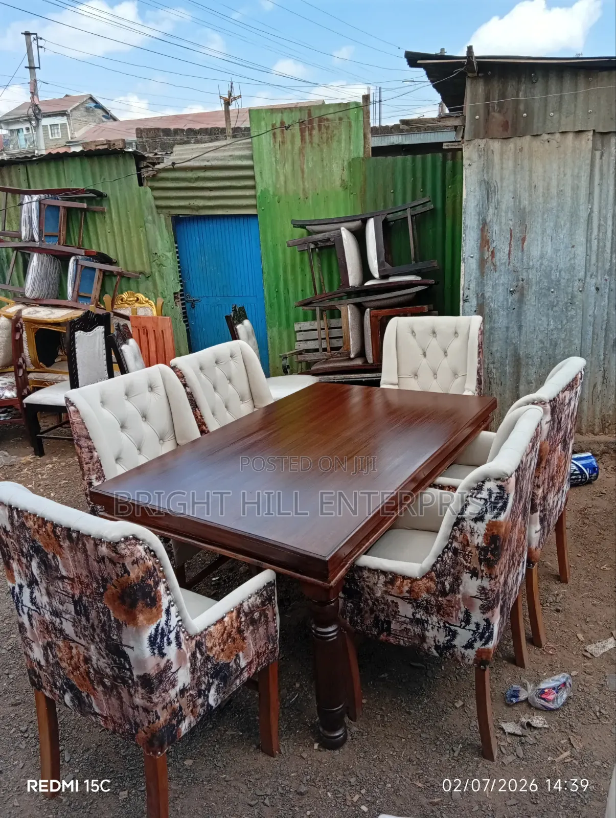 Elegant Cozy Dining Tables
