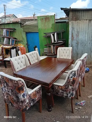 Elegant Cozy Dining Tables