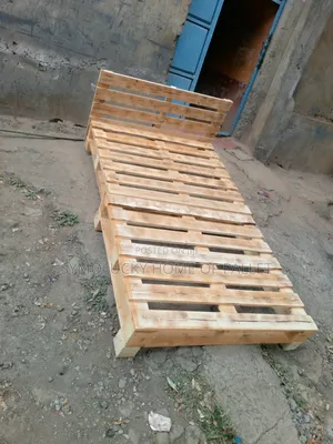 4*6 Pallet Bed. Finly Raised Blazed Pallet