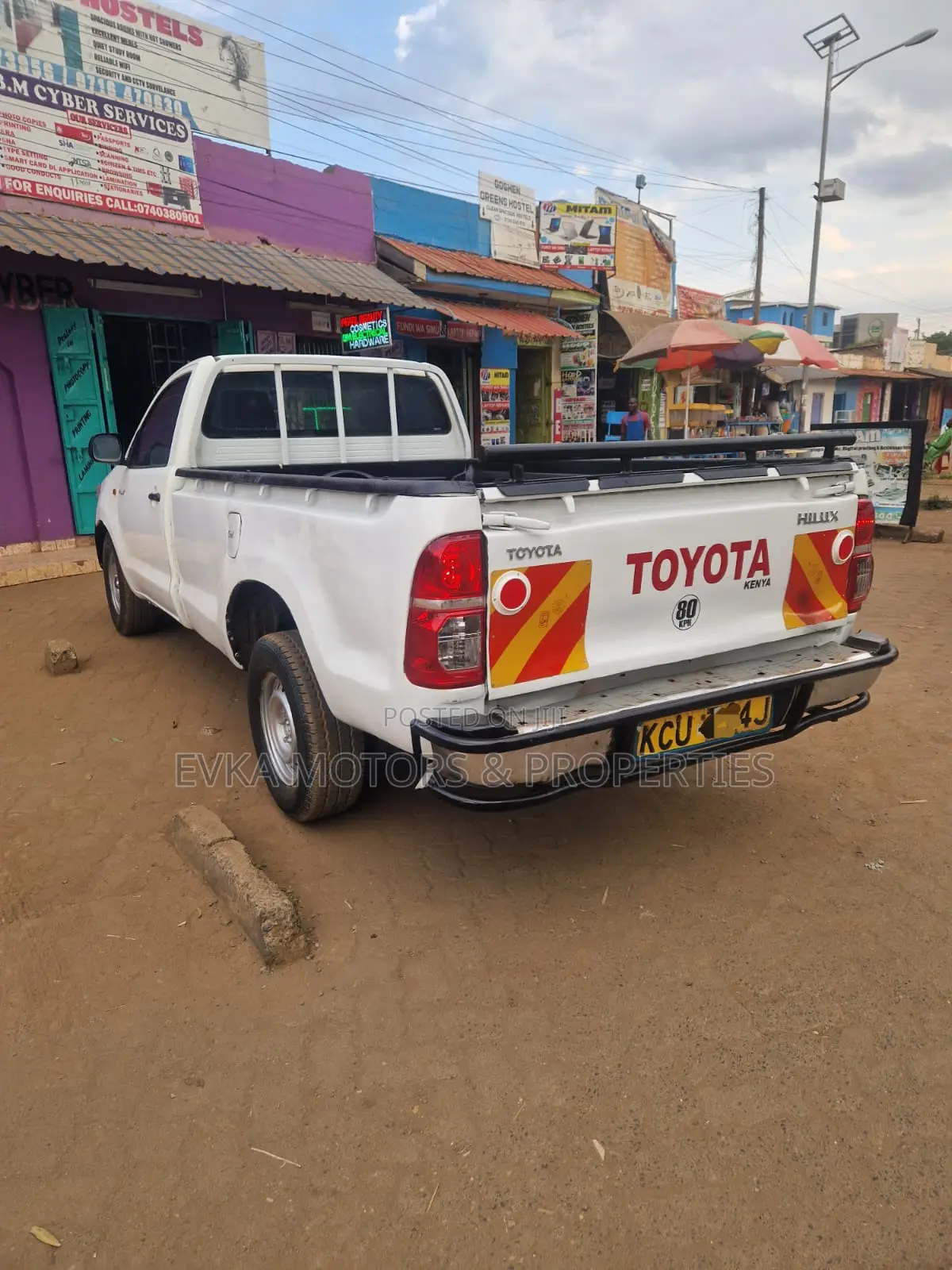 Toyota Hilux 2011 White