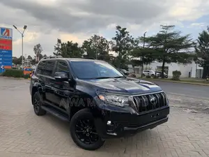 Toyota Land Cruiser Prado 2.7 2022 Black