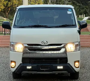 Toyota HiAce 2019 White
