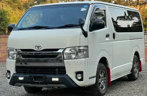 Toyota HiAce 2019 White
