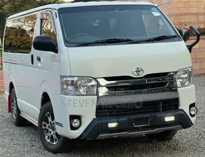 Toyota HiAce 2019 White