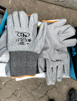 Cut Resistant Safety Gloves