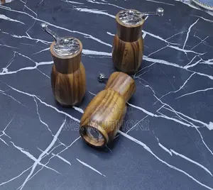 Acacia Manual Salt Pepper Grinder Set