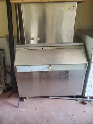 Commercial Ice Cube Maker