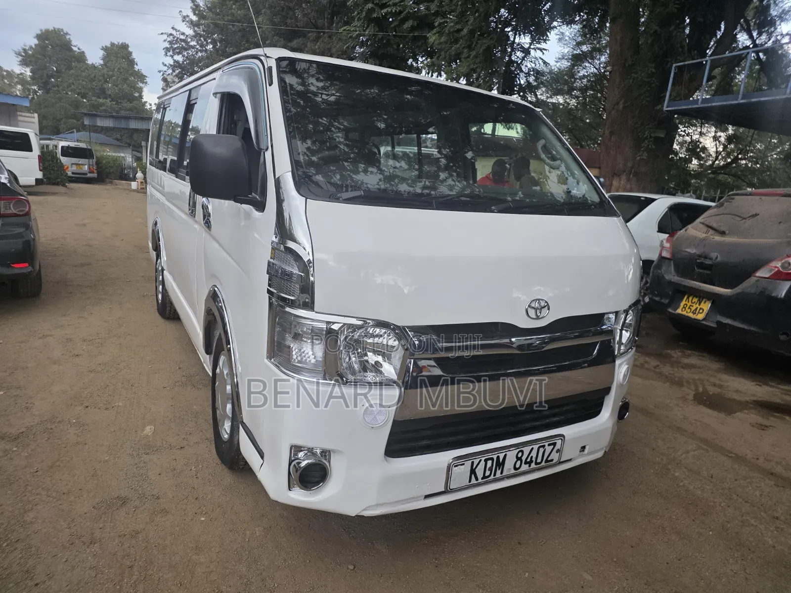 Toyota HiAce 2016 White