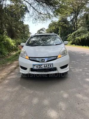 Honda Fit Shuttle 1.3 Hybrid 2WD 2013 White